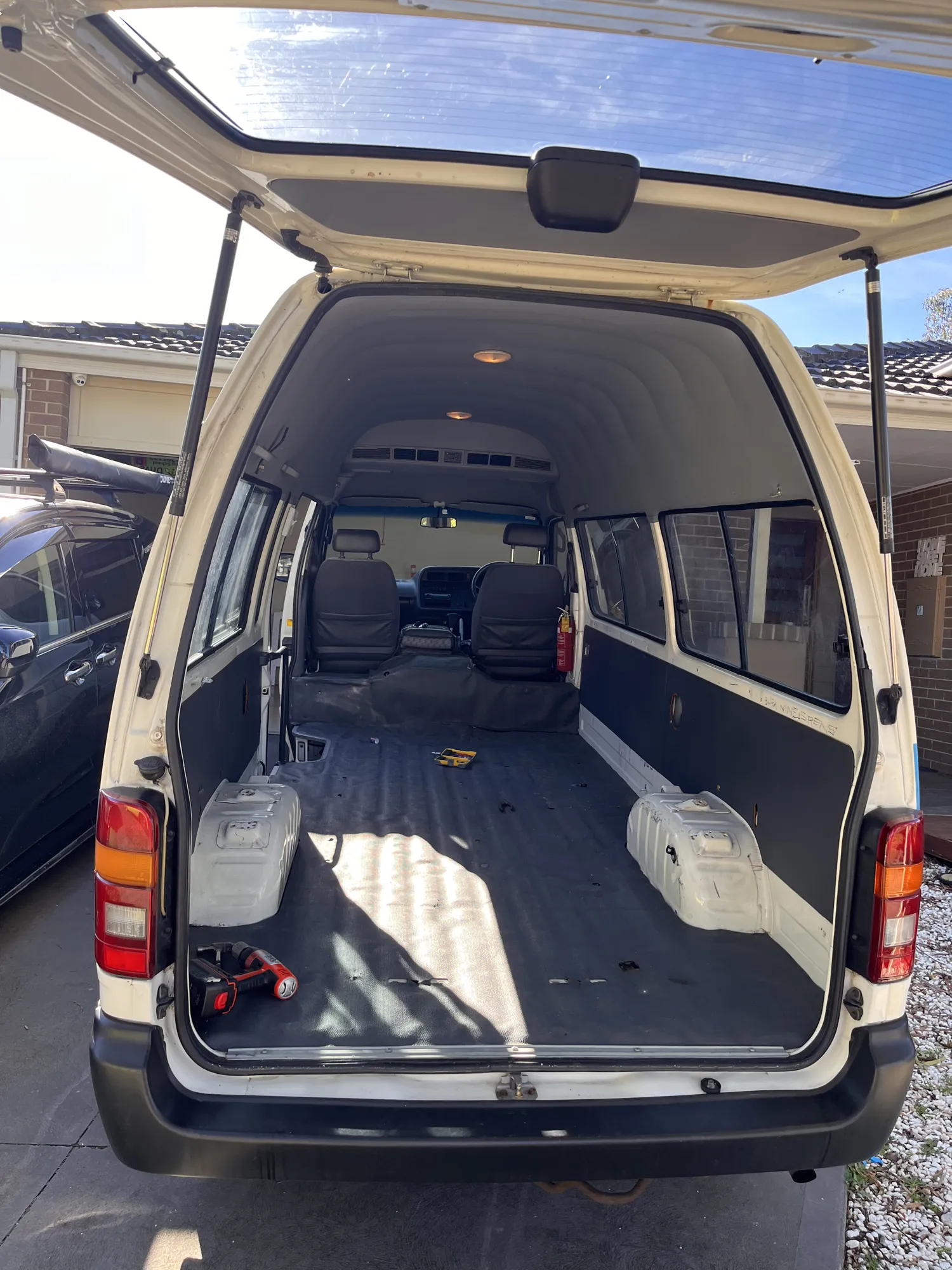 Toyota Hiace, High roof